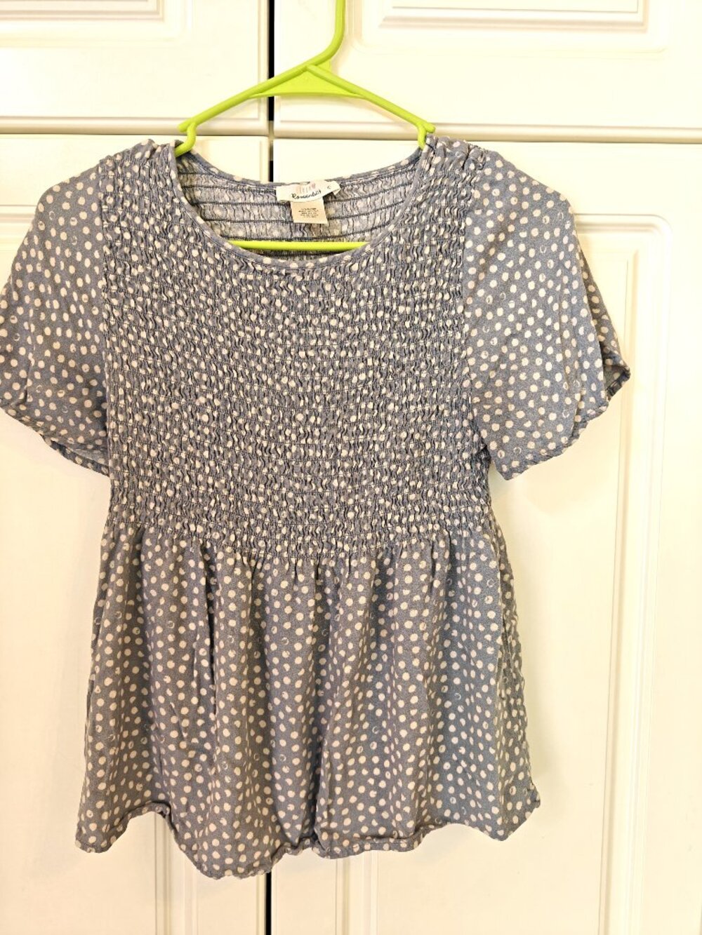 Urban Romantics Light Blue/White Polka Dot Top, Size Large